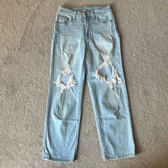 Universal Thread Women’s Distressed Boyfriend Jeans! - Picture 1 of 13